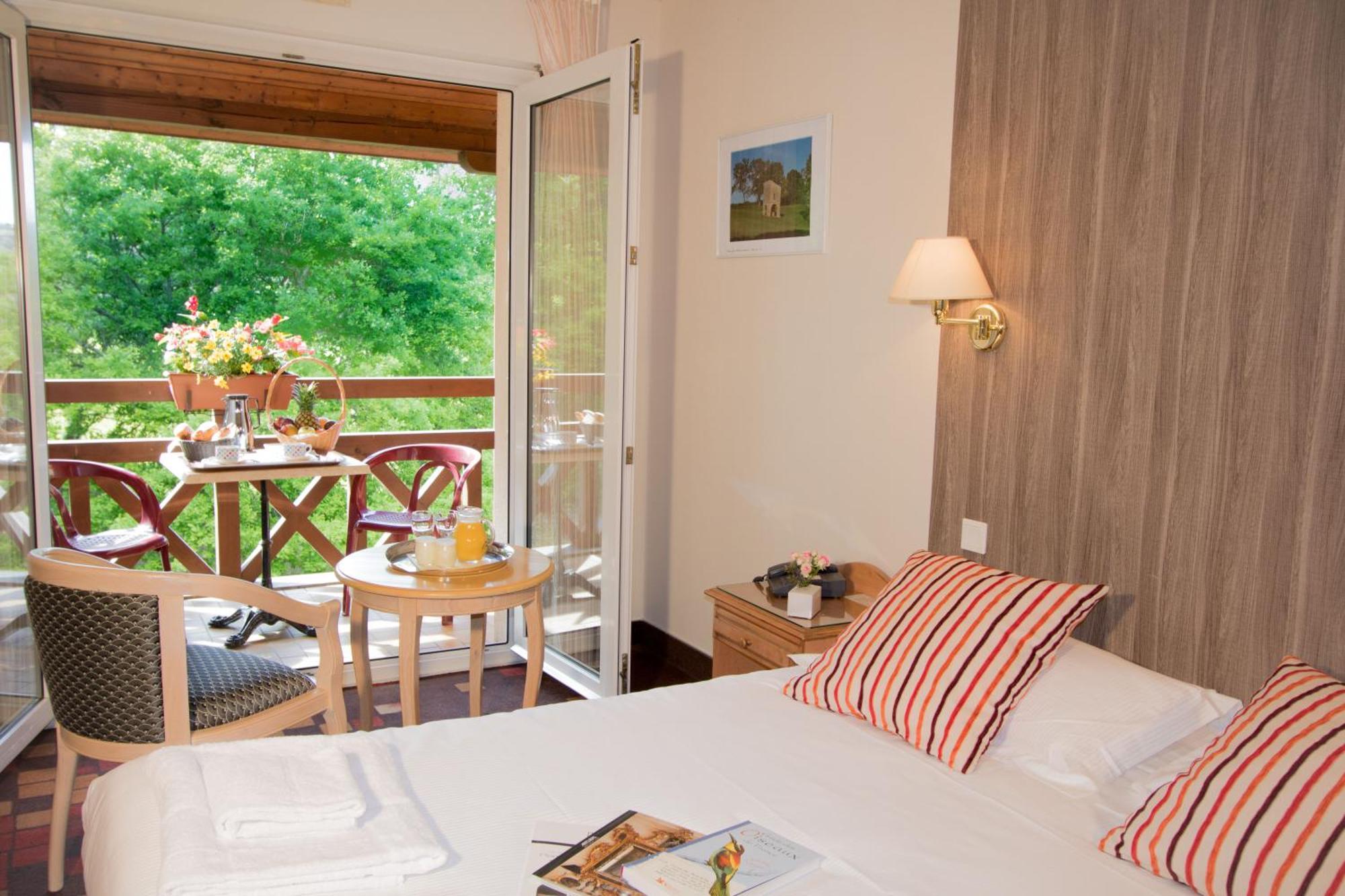 Les Trois Soleils Hotell Saint-Céré Eksteriør bilde