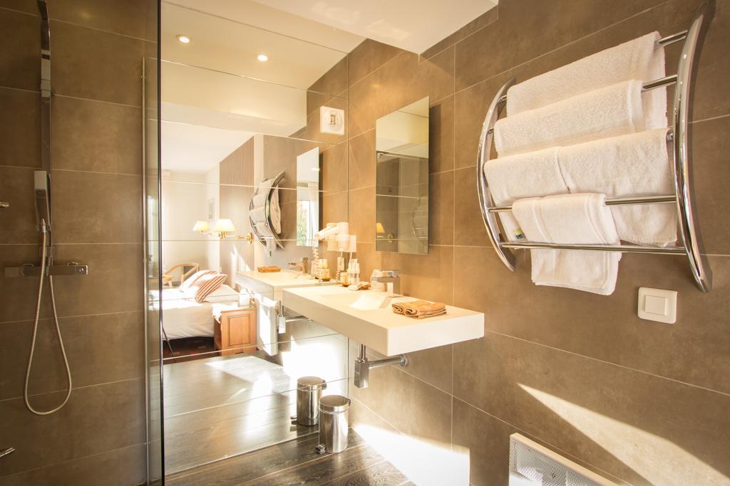 Les Trois Soleils Hotell Saint-Céré Eksteriør bilde